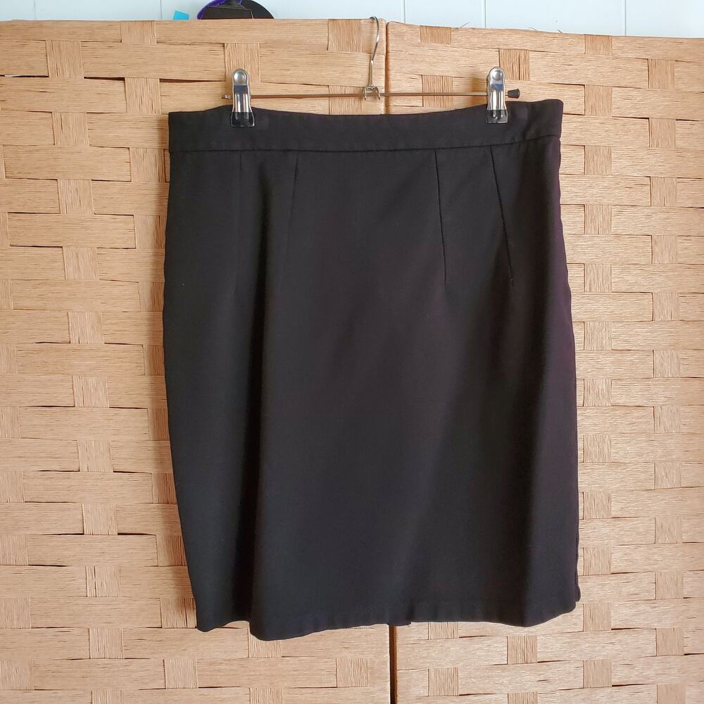 Mary Crafts Skirt Size Large Black Straight Short